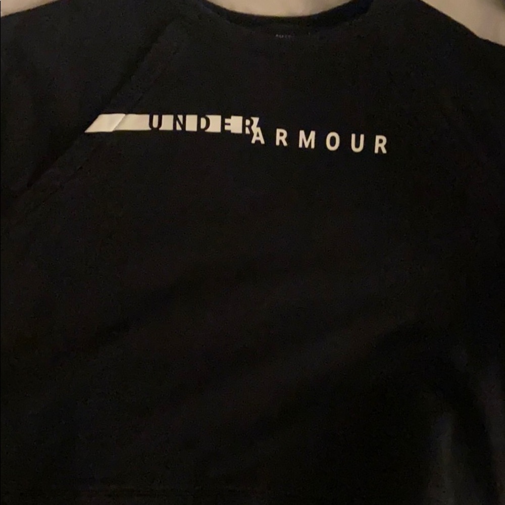 Under amour black cropped crewneck
